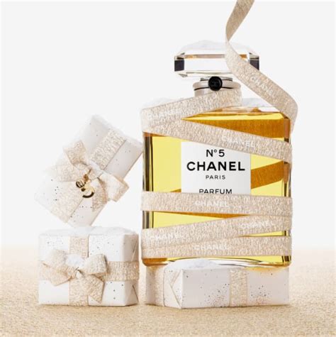 Find Marvellous CHANEL Gifts for the Holidays 